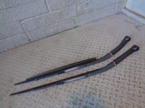 Range Rover L322 Front Windscreen Wiper Arms Pair 2002 to 2013