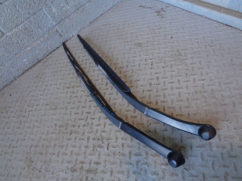 Range Rover L322 Front Windscreen Wiper Arms Pair 2002 to 2013