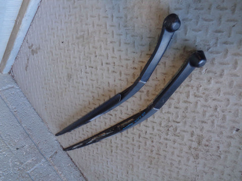 Range Rover L322 Front Windscreen Wiper Arms Pair 2002 to 2013