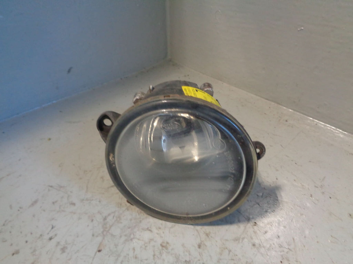 Range Rover L322 Fog Light Near Side Front XH22-15K201-BA 2006 to 2009