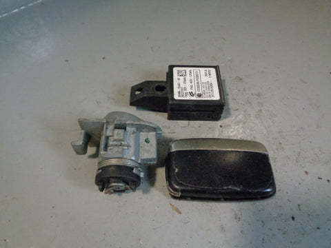 Discovery 4 Key Remote and Blade with Door Lock Land Rover 2009 to 2014 K18035