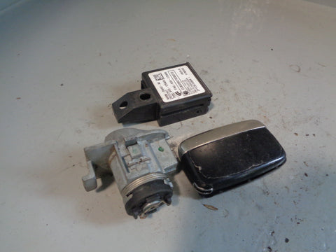Discovery 4 Key Remote and Blade with Door Lock Land Rover 2009 to 2014 K18035