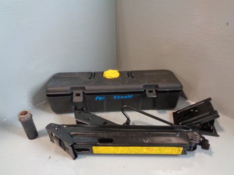 Freelander 1 Tool Kit Box Jack Wheel Brace Land Rover 1998 to 2006 R30055