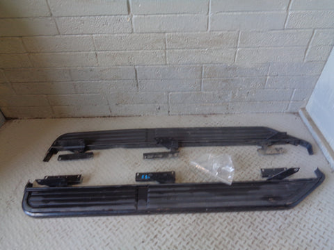 Discovery 3 4 Side Steps Pair Of Black Land Rover 2004 to 2014 L24025