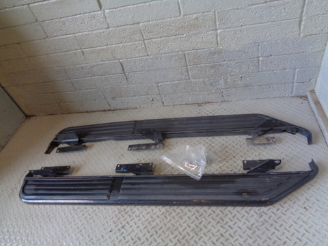 Discovery 3 4 Side Steps Pair Of Black Land Rover 2004 to 2014 L24025