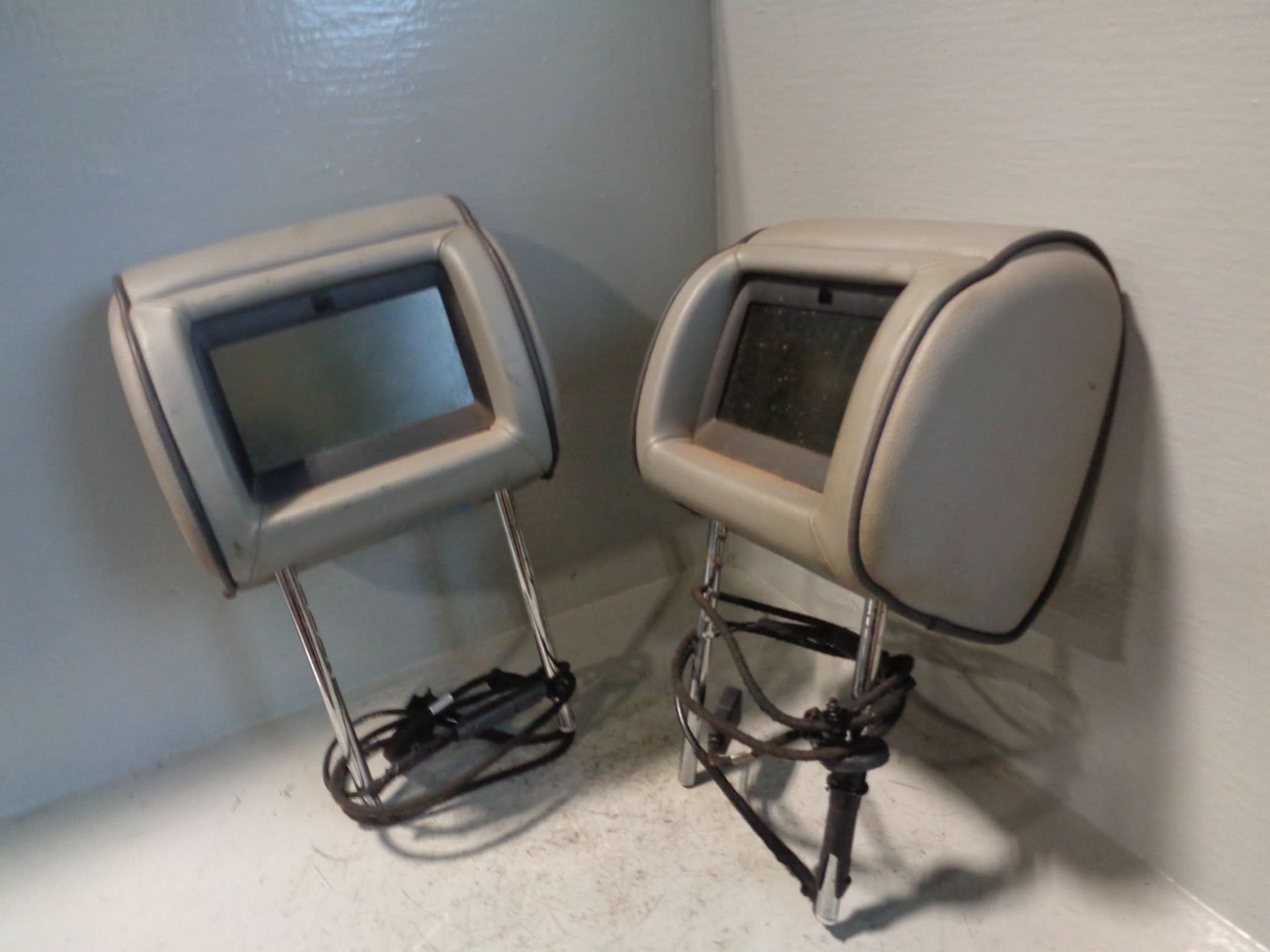 Land Rover Rear Screens Range Rover L322 Headrests Pair Front with Screens Rear Facing Grey 20 ...