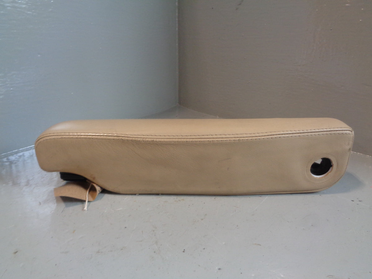 Discovery 3 Armrest Off Side Drivers Alpaca Land Rover 2004 to 2009 K03065