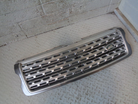 Range Rover L405 Grille Front in Silver Pre-Facelift 2013 to 2015 K21015