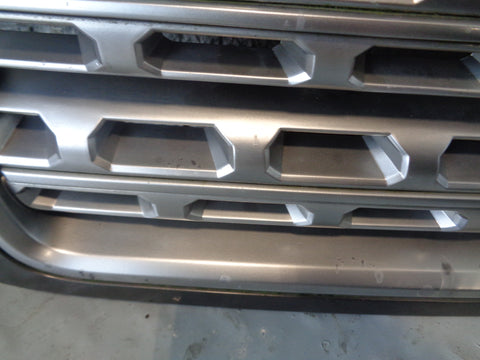 Range Rover L405 Grille Front in Silver Pre-Facelift 2013 to 2015 K21015