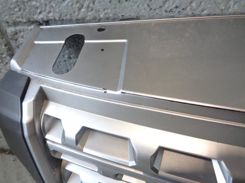 Range Rover L405 Grille Front in Silver Pre-Facelift 2013 to 2015 K21015