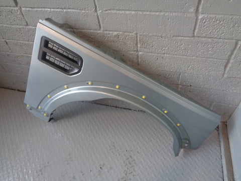 Discovery 4 Front Wing Off Side Arctic Frost LRC 962 2009 to 2014 K02015