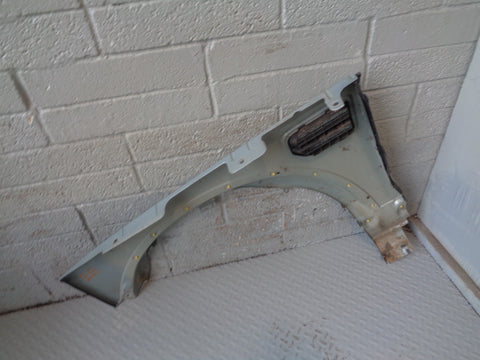 Discovery 4 Front Wing Off Side Arctic Frost LRC 962 2009 to 2014 K02015