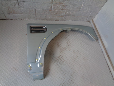 Discovery 4 Front Wing Off Side Arctic Frost LRC 962 2009 to 2014 K02015