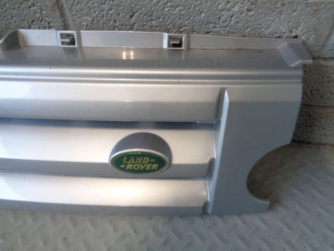 Discovery 3 Grille Front Zermatt Silver Land Rover 2004 to 2009 K22104