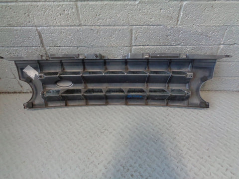 Discovery 3 Grille Front Zermatt Silver Land Rover 2004 to 2009 K22104