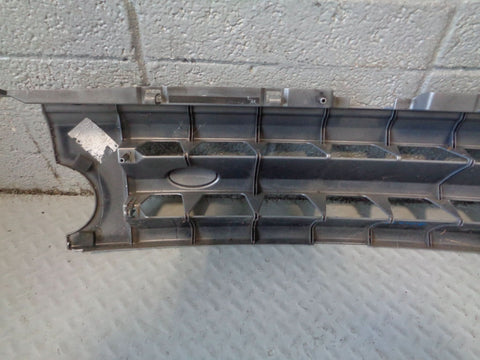 Discovery 3 Grille Front Zermatt Silver Land Rover 2004 to 2009 K22104