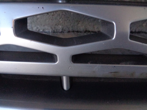 Discovery 4 Grille Front Stornoway Grey   Land Rover 2009 to 2016 L29025
