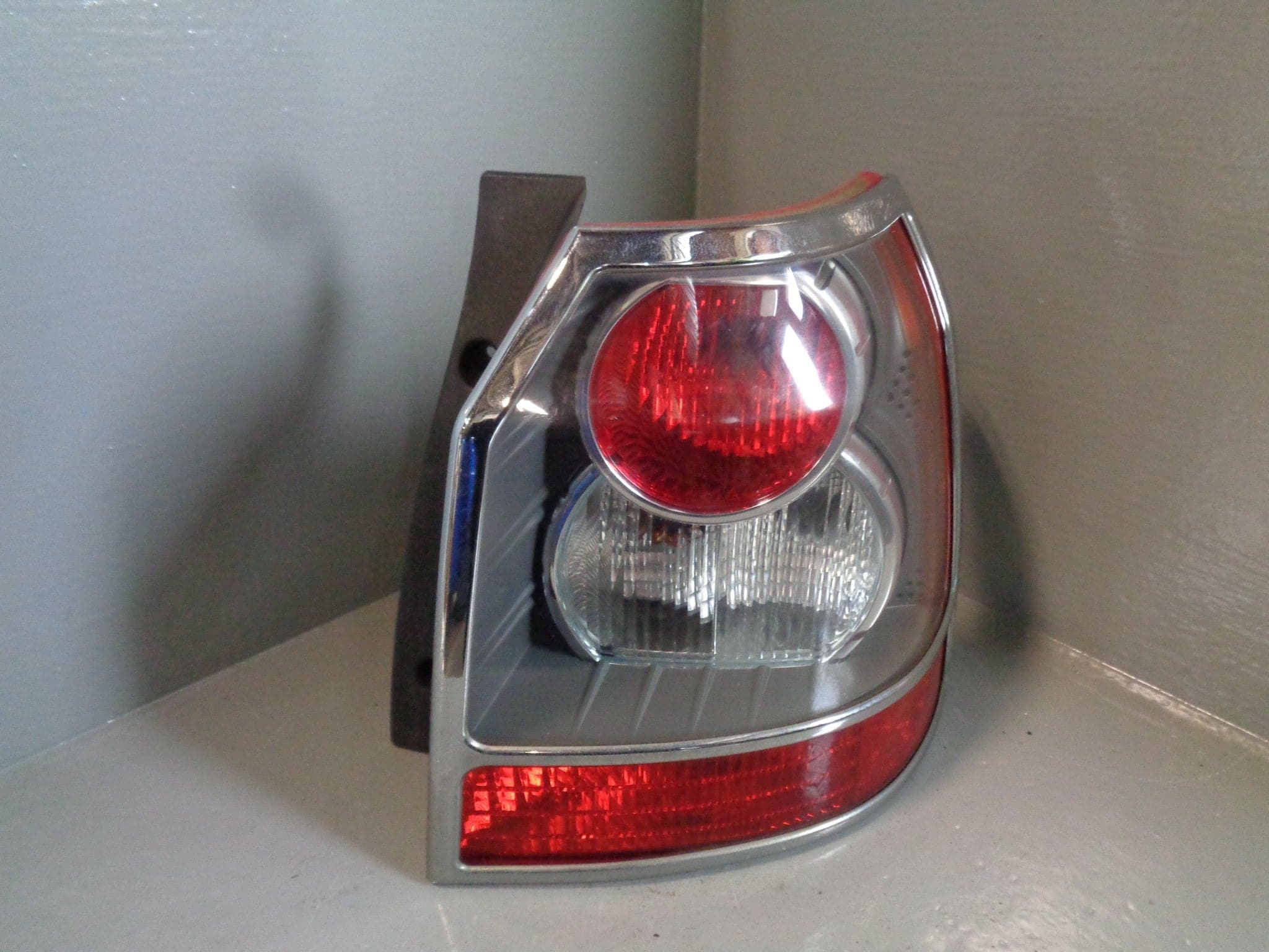 Range Rover Rear Light Clusters Freelander 2 Rear Tail Light Clusters Pair Chrome Trim Land Rover R290 ...