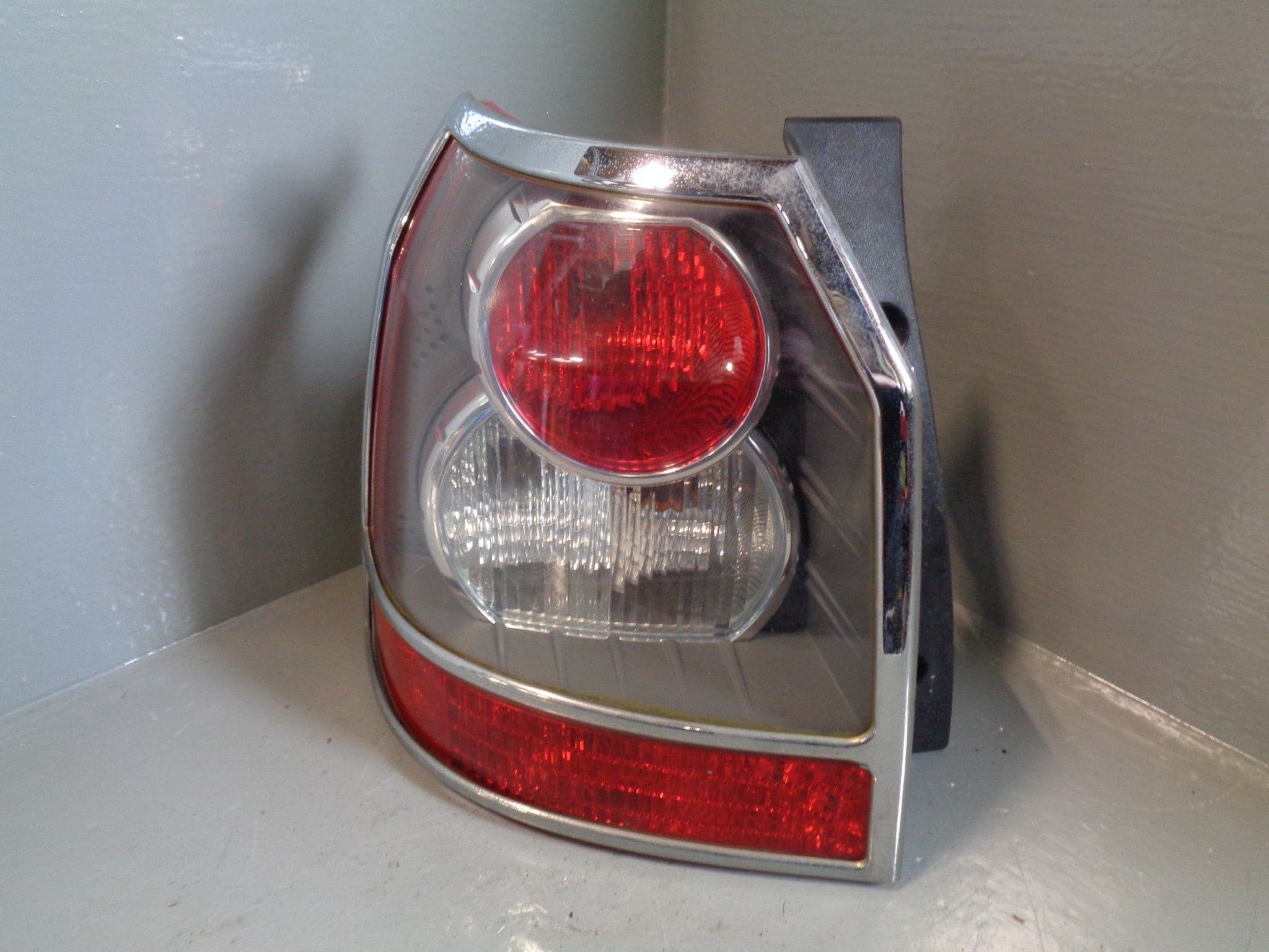 Range Rover Rear Light Clusters Freelander 2 Rear Tail Light Clusters Pair Chrome Trim Land Rover R290 ...