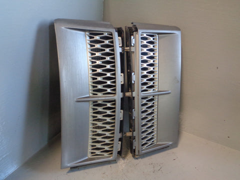 Range Rover L322 Wing Side Grilles Vents Supercharged 2002 to 2009 L10065