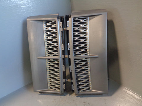 Range Rover L322 Wing Side Grilles Vents Supercharged 2002 to 2009 L10065