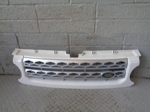 Discovery 4 Grille Front Fuji White Land Rover 2009 to 2016 L22015