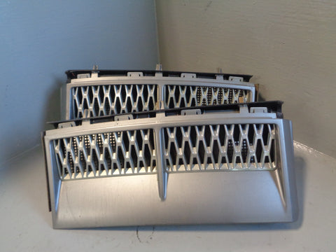 Range Rover L322 Wing Side Grilles Vents Supercharged 2002 to 2009 L10065