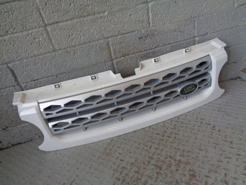 Discovery 4 Grille Front Fuji White Land Rover 2009 to 2016 L22015