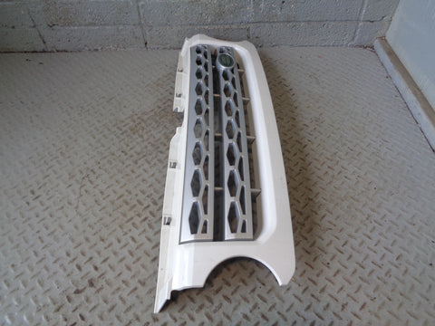 Discovery 4 Grille Front Fuji White Land Rover 2009 to 2016 L22015