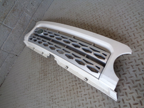 Discovery 4 Grille Front Fuji White Land Rover 2009 to 2016 L22015