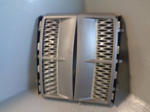 Range Rover L322 Wing Side Grilles Vents Supercharged 2002 to 2009 L10065