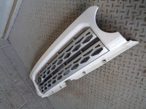 Discovery 4 Grille Front Fuji White Land Rover 2009 to 2016 L22015