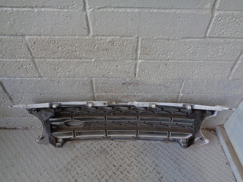 Discovery 4 Grille Front Fuji White Land Rover 2009 to 2016 L22015
