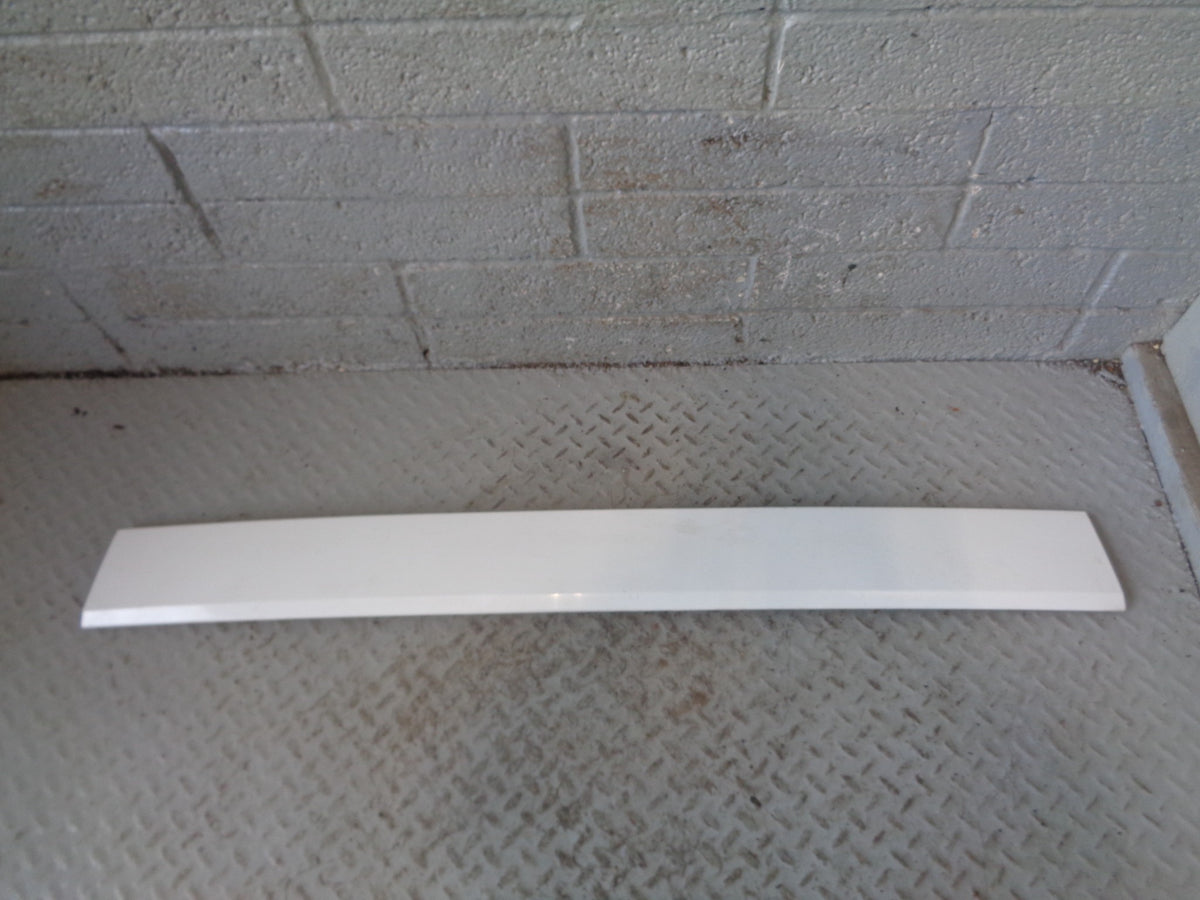 Discovery 4 Tailgate Trim External Lower Fuji White 2009 to 2014 Land Rover