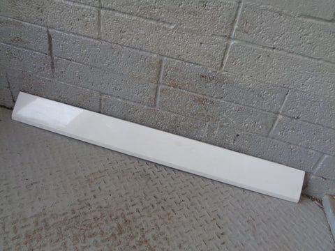 Discovery 4 Tailgate Trim External Lower Fuji White 2009 to 2014 Land Rover