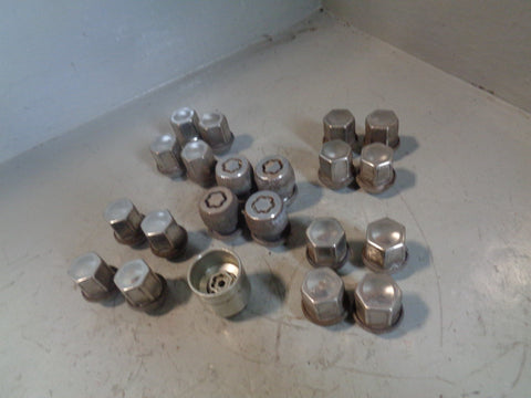 Range Rover Evoque Wheel Nuts Full Set with Locking Nuts and Key 2011 to 2018