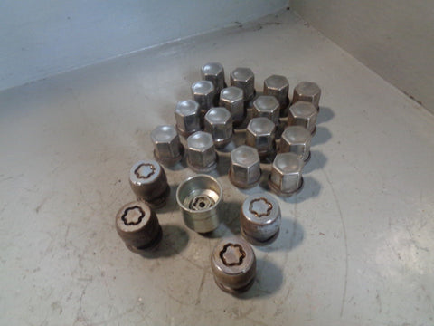 Range Rover Evoque Wheel Nuts Full Set with Locking Nuts and Key 2011 to 2018