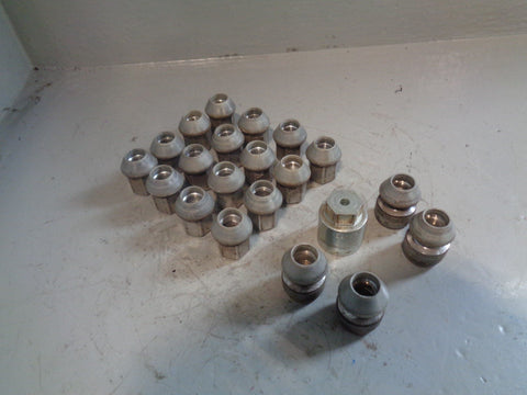 Range Rover Evoque Wheel Nuts Full Set with Locking Nuts and Key 2011 to 2018