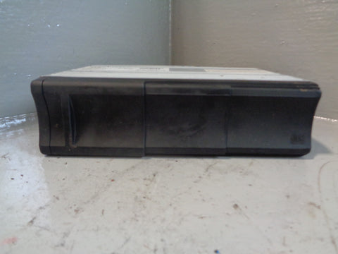 Range Rover L322 CD Multi Changer XQE500560 Clarion 2005 to 2013 No Magazine