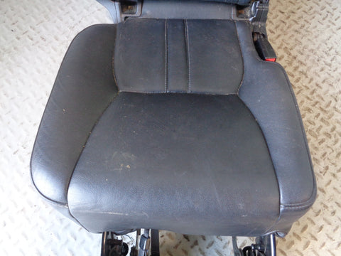Discovery 4 Seats Leather Manual x 7 in Black Land Rover 2009 to 2014 L22105