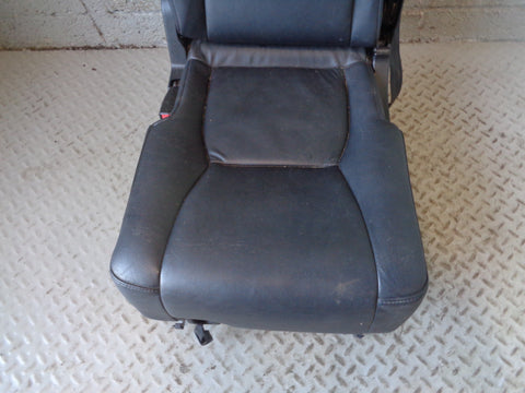 Discovery 4 Seats Leather Manual x 7 in Black Land Rover 2009 to 2014 L22105