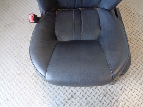 Discovery 4 Seats Leather Manual x 7 in Black Land Rover 2009 to 2014 L22105
