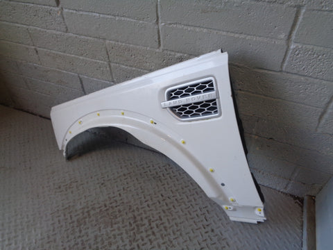 Discovery 4 Front Wing Near Side Fuji White LRC 867 2009 to 2014 L22015
