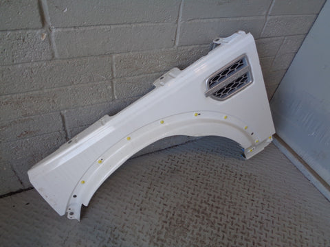 Discovery 4 Front Wing Near Side Fuji White LRC 867 2009 to 2014 L22015