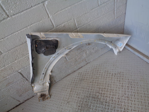 Discovery 4 Front Wing Near Side Fuji White LRC 867 2009 to 2014 L22015