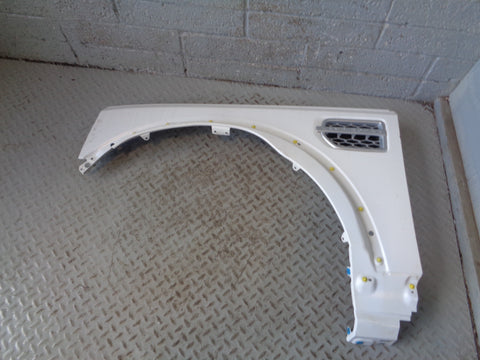 Discovery 4 Front Wing Near Side Fuji White LRC 867 2009 to 2014 L22015