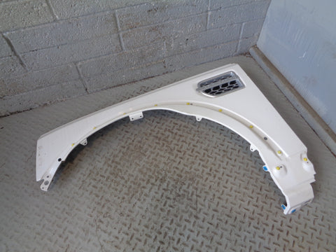 Discovery 4 Front Wing Near Side Fuji White LRC 867 2009 to 2014 L22015