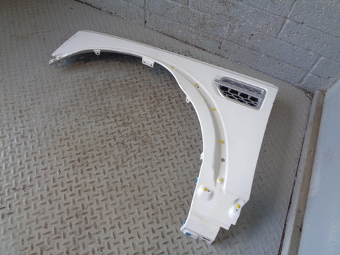Discovery 4 Front Wing Near Side Fuji White LRC 867 2009 to 2014 L22015