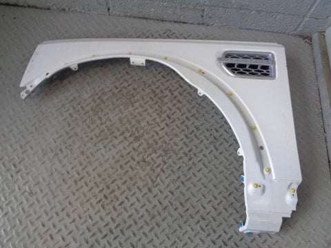 Discovery 4 Front Wing Near Side Fuji White LRC 867 2009 to 2014 L22015