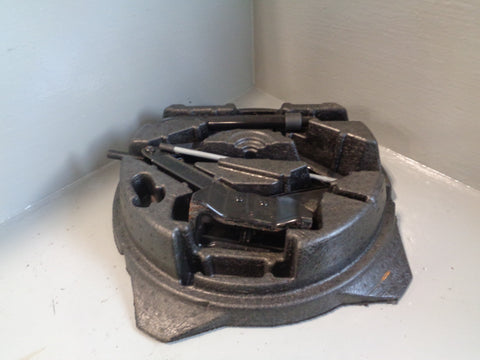 Freelander 2 Scissor Jack with Handle in Housing Brace Land Rover R23015